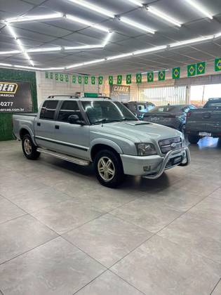 CHEVROLET S10 2.8 EXECUTIVE 4X4 CD 12V TURBO ELECTRONIC INTERCOOLER DIESEL 4P MANUAL CHEVROLET S10 2.8 EXECUTIVE 4X4 CD 12V TURBO ELECTRONIC INTERCOOLER DIESEL 4P MANUAL